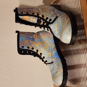 Beautiful custom boots RARE NEW